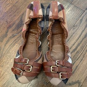 Burberry flats size 7
